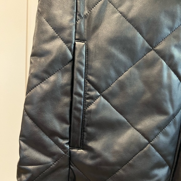 Black fake leather zip up vest new with tags - Picture 2 of 9